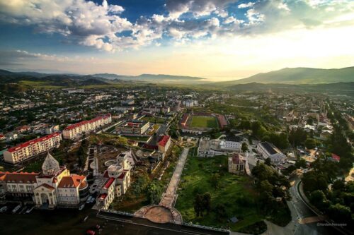 В Степанакерте арестован армянин, бросивший гранату, выстреливший и ранивший человека