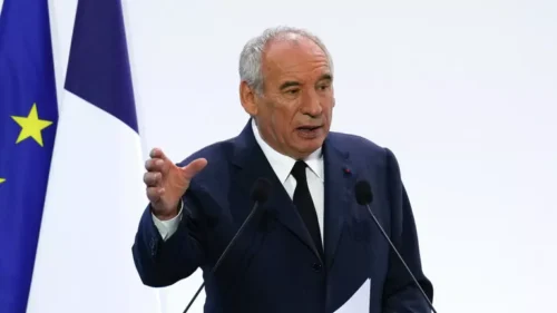 French PM submits resignation to Macron, leaving Élysée Palace