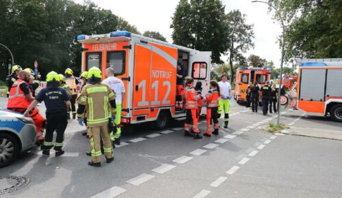 Car drives into crowd in Berlin
