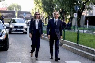 Իտալիայում վերջին հրաժեշտն են տալիս աշխարհահռչակ դիզայներ Ջորջիո Արմանիին