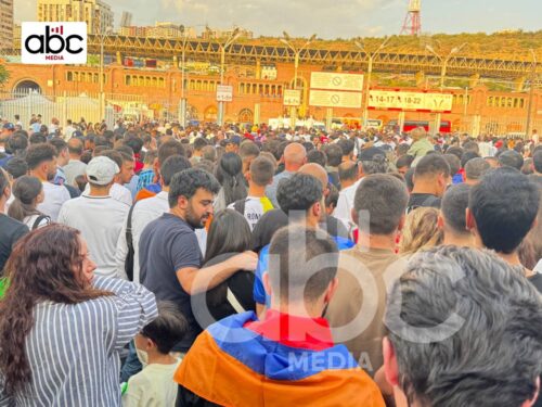 Купил за 12 000 драмов, продаю за 160 000: инцидент у стадиона