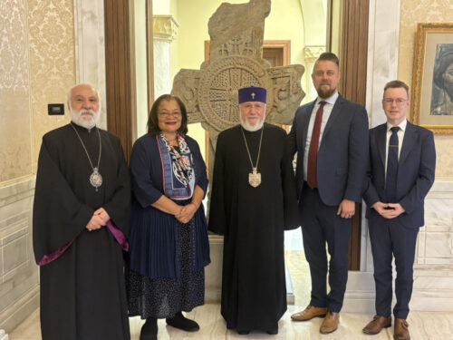 Վեհափառը «Save Armenia» հուդայա-քրիստոնեական դաշինքի անդամների հետ հանդիպման ժամանակ իր մտահոգություններն է արտահայտել Բաքվում պահվող հայերի իրավունքների առնչությամբ