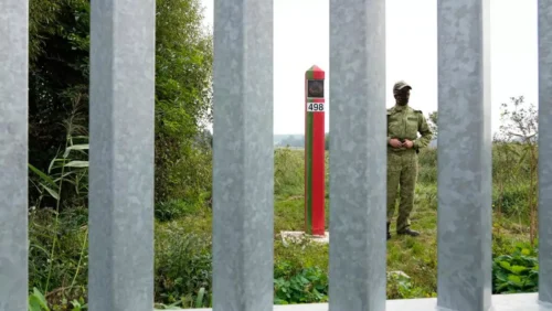 Poland to reopen border crossings with Belarus