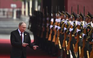 В Пекине прошёл военный парад