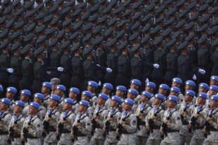 В Пекине прошёл военный парад