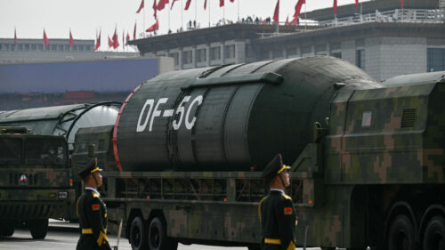 Пекин продемонстрировал ракету DF-5, способную нести ядерный заряд и способную достичь любой точки мира