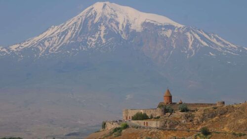 «Известия»: Спор: выше гор: Армения отказывается от национальных символов и памяти