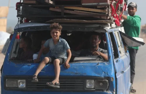 Израиль бомбит Газу: 49 убитых, 6000 перемещенных лиц за один день