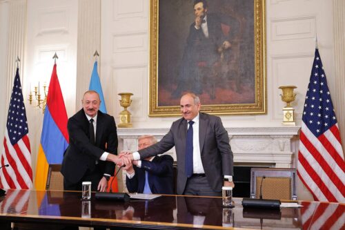 Самолет Пашиняна пролетел через воздушное пространство Азербайджана