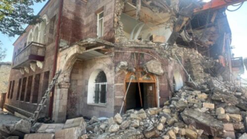 Azerbaijanis demolish Artsakh’s Foreign Ministry building