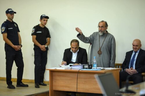 Ըստ նախնական տվյալների Միքայել սրբազանը օրերս դուրս կգրվի Իզմիրլյան ԲԿ-ից