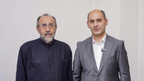 Епископ чувствовал себя хорошо, его боевой дух и чувство юмора на месте: депутаты оппозиции посетили епископа Микаэла