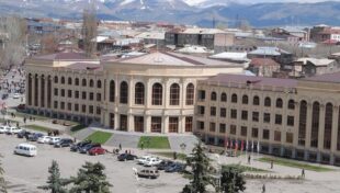 Գյումրու ավագանու կալանավորված անդամ Սեդրակ Սահակյանը վայր է դրել մանդատը  