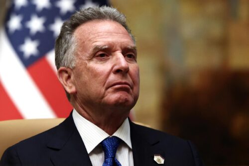 Уиткофф опровергает сообщения о своей отставке