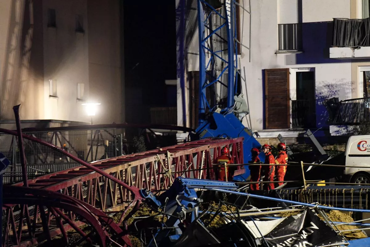 Destruction and death in Paris: Storm paralyzes entire district Destruction and death in Paris: Storm paralyzes entire district