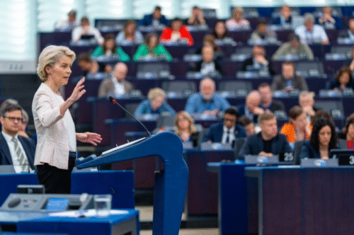 Европейский парламент рассмотрит предложения о вынесении вотума недоверия Европейской комиссии