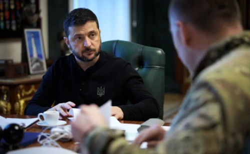 Зеленский подписал законы о продлении срока действия военного положения и военного призыва на три месяца