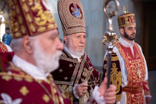 Отец Арам: Бороться с Католикосом – значит отсечь главу Церкви