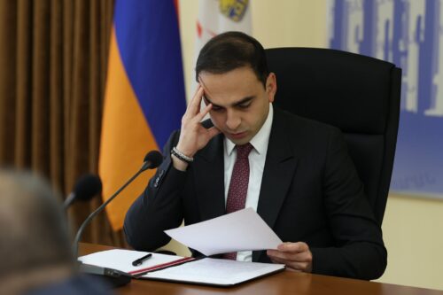 Շատ եք փոշմանելու, հաջորդ տարին կարող է շատ բարդ տարի լինել ձեզ համար. Ավինյանը՝ կառուցապատողներին