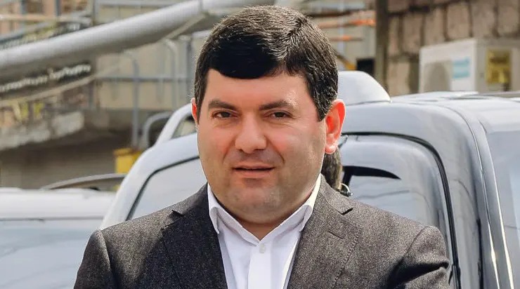 «МК»: «Революционер» Пашинян эксплуатирует страх простых людей, чтобы удержать власть «МК»: «Революционер» Пашинян эксплуатирует страх простых людей, чтобы удержать власть