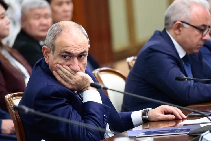 Власти Армении, пользуясь отсутствием дееспособной третьей силы, продвигают свою повестку, в том числе путём односторонних уступок: российский эксперт Власти Армении, пользуясь отсутствием дееспособной третьей силы, продвигают свою повестку, в том числе путём односторонних уступок: российский эксперт