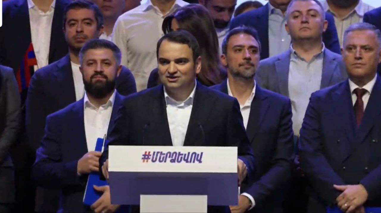 Արցախյան հաղթանակն արդեն կորցրել ենք, իսկ ազգային ինքնագիտակցությունը վտանգի տակ է․ «Մեր ձևով» շարժման ժողովում հնչած ելույթները՝ կետերով Արցախյան հաղթանակն արդեն կորցրել ենք, իսկ ազգային ինքնագիտակցությունը վտանգի տակ է․ «Մեր ձևով» շարժման ժողովում հնչած ելույթները՝ կետերով