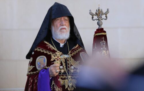 Католикос Арам I решительно осуждает продолжающиеся аресты священнослужителей