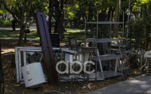 У нас было имущество стоимостью 250 000 долларов, но его снесли, не поставив нас в известность: владелец кафе о снесенном кафе в парке Сарьяна