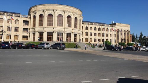 Security forces raid Gyumri City Hall