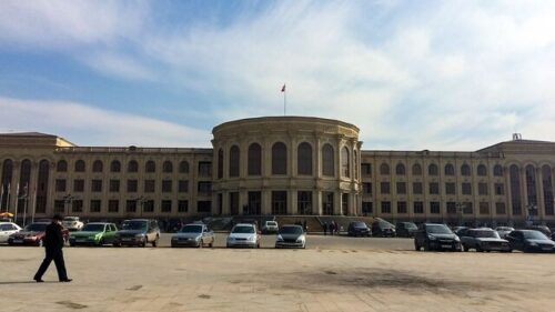 Антикоррупционный комитет: Восемь человек арестованы по обвинению в получении взятки в особо крупном размере от группы должностных лиц общины Гюмри и даче им взятки