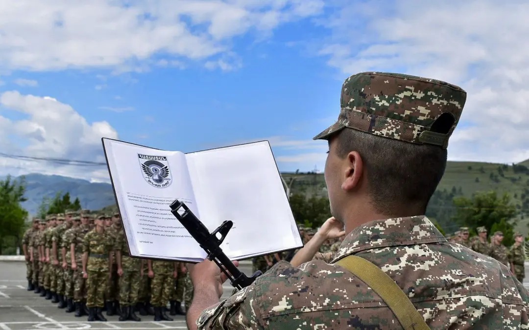Никол Пашинян: Срок военной службы сокращается с 1 января Никол Пашинян: Срок военной службы сокращается с 1 января