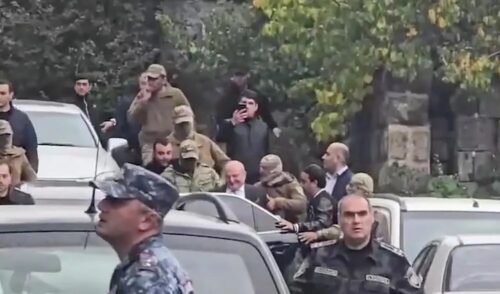 Пашинян наносит серьёзный ущерб интересам Армении и должен немедленно уйти в отставку: главред газеты The California Courier