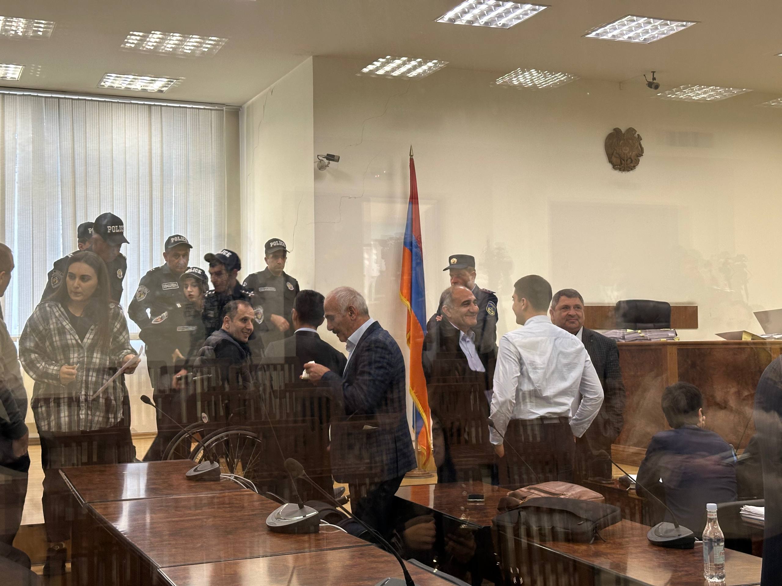 Судебное заседание по делу архиепископа Баграта и 17 его сторонников отложено Судебное заседание по делу архиепископа Баграта и 17 его сторонников отложено