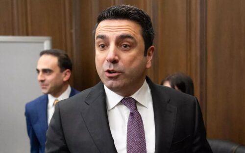 Я не пойду на литургию в Ованаванке: брифинг Алена Симоняна по пунктам