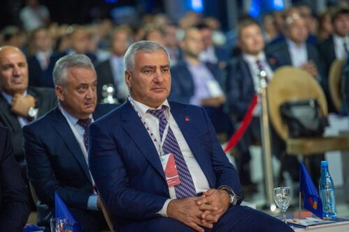 Փոքրիկ խմբակը ցույց տվեց, որ բառի ամենաուղիղ իմաստով պատրաստ է անցնել յուրաքանչյուր սրբության վրայով․ Սամվել Կարապետյան