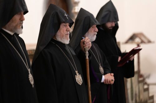 Մեր սրտերը ծանրացած են՝ տեսնելով, թե ինչպես են քաղաքական որոշումով, կեղծ ու շինծու մեղադրանքներով ազատազրկվում նվիրյալ հայորդիներ, եկեղեցականներ․ Գարեգին 2-րդ