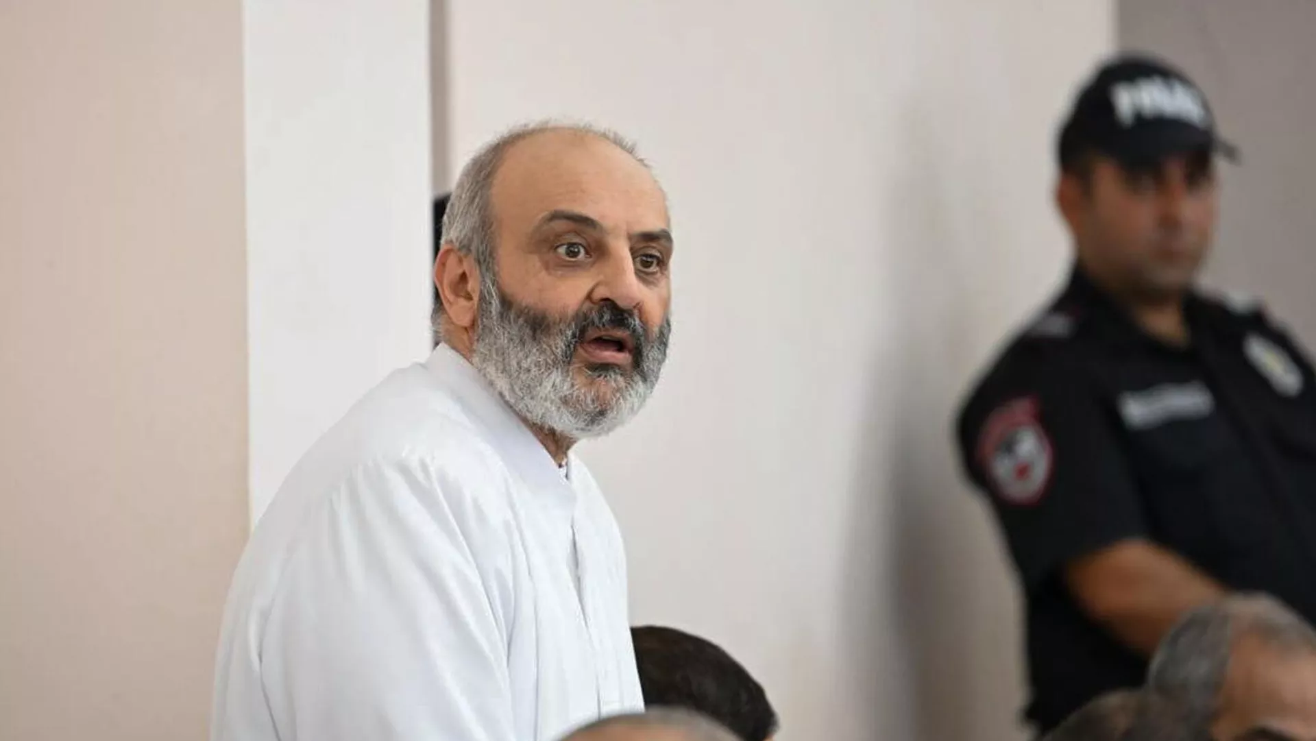 Վիճաբանություն՝ Բագրատ սրբազանի գործով դատական նիստին Վիճաբանություն՝ Բագրատ սրբազանի գործով դատական նիստին