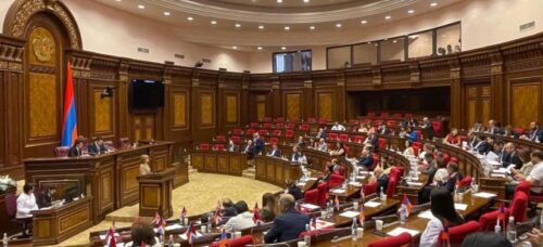 «էշի տեղ դրված» ՔՊ-ականներ, «հիվանդ հասարակություն» և մեկ շաբաթում 4 սպանության դեպք․ ի՞նչ են քննարկում ԱԺ-ում