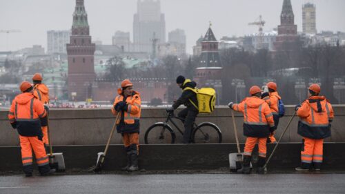 Пришёл, отработал, должен уехать: Медведев о трудовых мигрантах