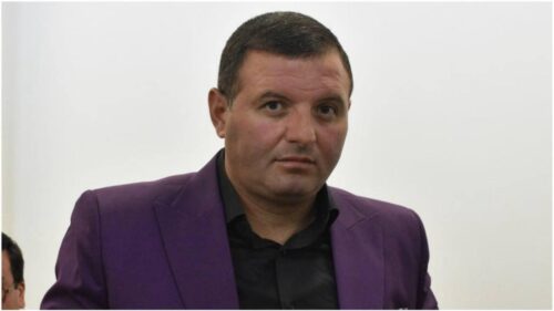 Վարդան Ղուկասյանի որդին բեռնատարի վարորդից պահանջել է մեքենայի թափքին բեռնված և Գյումրի համայնքին պատկանող գույքը տեղափոխել իր ընտանիքին պատկանող հանգստյան գոտի՝ գույքն իրենը դարձնելու նպատակով․ ՔԿ