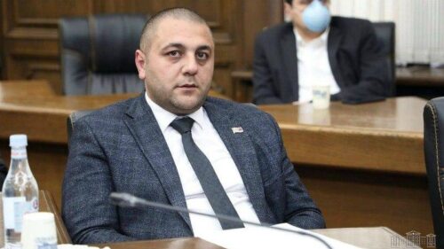 News.am: «Я не буду выступать посредником в её освобождении»: депутат ГД Карен Саруханян об аресте своей тёщи