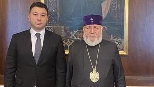 Հեռու մնացեք կեղծ մարգարեներից ու բարեպաշտներից․ Շարմազանով Հեռու մնացեք կեղծ մարգարեներից ու բարեպաշտներից․ Շարմազանով