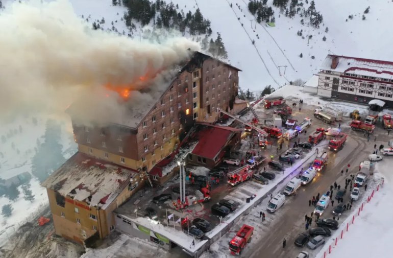11 человек приговорены к пожизненному заключению за пожар в отеле в Турции 11 человек приговорены к пожизненному заключению за пожар в отеле в Турции