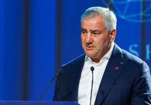 Սամվել Կարապետյանը կալանավորված է ավելի քան 130 օր, բայց 53 քննիչ նախաքննությունը դեռ չեն ավարտել․ Արամ Վարդևանյան