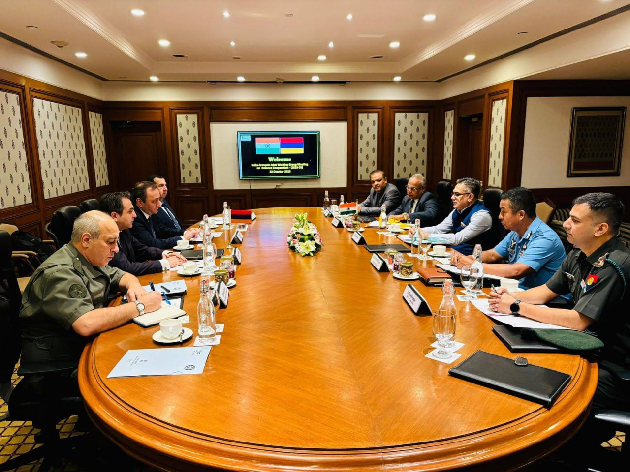 Представители министерств обороны Армении и Индии подписали документ Представители министерств обороны Армении и Индии подписали документ