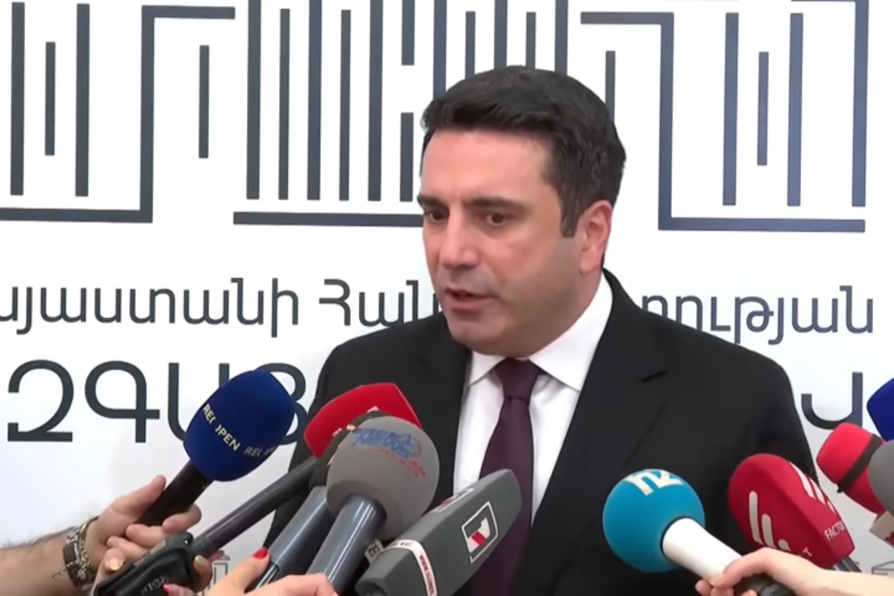 Շարունակելու ենք տարբեր «ամրագոտիներ» գցել ՀՀ անվտանգության համար. Ալեն Սիմոնյանի ճեպազրույցը` կետերով Շարունակելու ենք տարբեր «ամրագոտիներ» գցել ՀՀ անվտանգության համար. Ալեն Սիմոնյանի ճեպազրույցը` կետերով