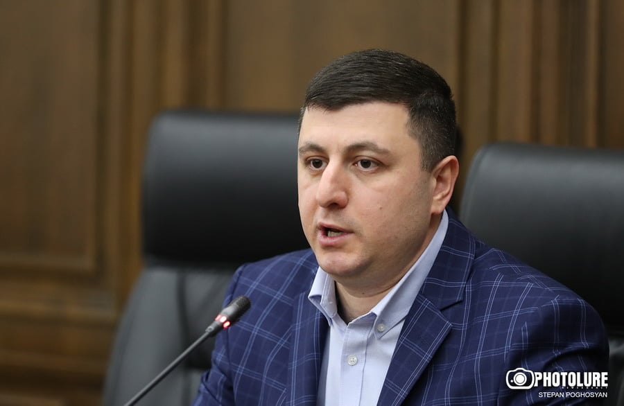 Тигран Абрамян: Власти проявили скромность и вызвали для расследования в день воскресной литургии только священнослужителей Арагацотнской епархии Тигран Абрамян: Власти проявили скромность и вызвали для расследования в день воскресной литургии только священнослужителей Арагацотнской епархии
