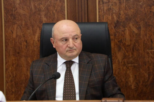 Ղուկասյանի գլխավոր «հանցագործությունն» այն լուրերն էին, որ նա մտադիր է առաջադրվել ՀՀ-ի վարչապետի պաշտոնում․ Московский Комсомолец