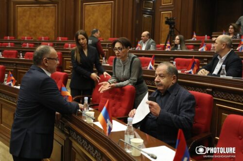 Фракция «Армения» не будет участвовать в спектакле: в парламенте состоится обсуждение дела «1 марта»