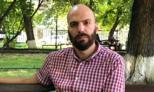 Տիգրան Աբրահամյանն այցելել է «Անտիֆեյքի»-ի ձերբակալված լրագրողին